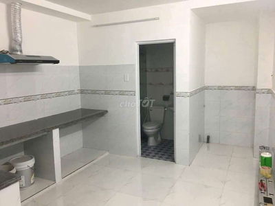 NHÀ NGUYÊN CĂN 64M2 XE HƠI CÁCH MẶT TIỀN CHỈ 2 CĂN GẦN CẦU TÂN THUẬN