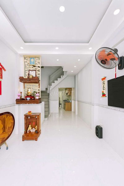 Bán nhà Quận Tân Phú ngay đường Lê Trọng Tấn