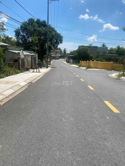Đất mặt tiền đường 7,5. Nam kì khởi Nghĩa rẻ vào