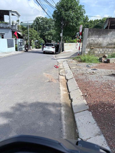 Chủ gửi bán lô đường nhựa 7m lề 1m Tôn Đản Nối Dài khu dân cư Hiện hữu