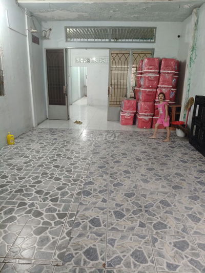 Cho thuê nhà cấp 4 Đường số 9 Linh Tây, DT 70m2 có 1pn1wc, sân rộng