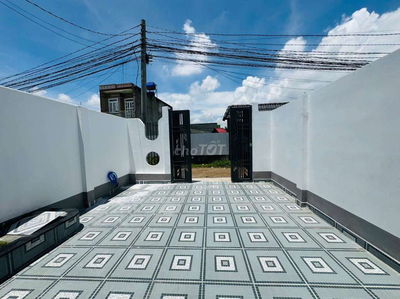 Bán gấp nhà cấp 4, 4 phòng ngủ, 3wc, có sân để xe ô tô, có vườn