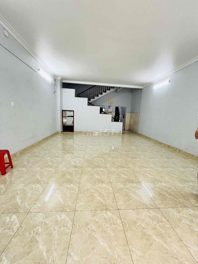 Nhà rộng ngang 6m 2 Lầu có 5pn có máy lạnh, tiện làm VP để hàng