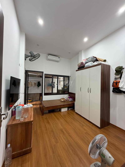 Nhà 5T vị trí đẹp sát Mp Giảng Võ hai mặt thoáng cách oto 5m