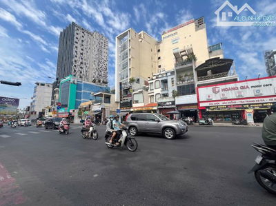 Bán tòa nhà 2 Hầm 10 Tầng , Phan Đăng Lưu ,P5 , Q.PN - DT: 8 x 32 CN 180m2- Giá : 128 tỷ