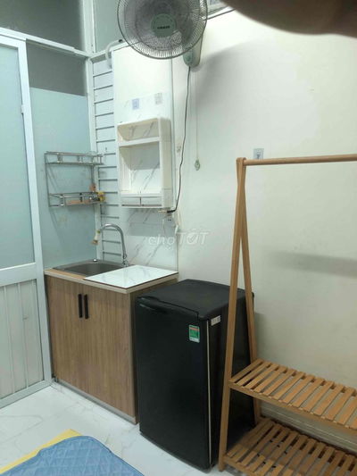 Phòng nhỏ ban công+cửa sổ+tiện nghi tại 143/76 Gò Dầu