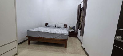 Căn hộ 1n1k ngõ 612 Lạc Long Quân .
 
DT : 48M 
HĐ 1 năm