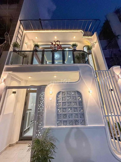 NHÀ ĐẸP NỞ HẬU PHONG THUỶ – PHAN VĂN TRỊ, BÌNH THẠNH – 2 TẦNG – 3PN