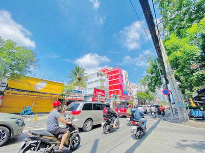 MẶT BẰNG CHO THUÊ 12X20M VỊ TRÍ ĐẮC ĐỊA NGAY LOTTTE MART Q7
