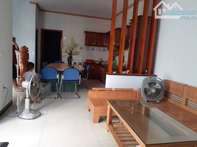 Bán nhà MT Minh Mạng - 126m2 (3 mặt thoáng) 9,5ty