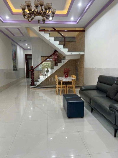 Cho thuê nhà Phú Tân 4pn 3wc full nội thất chỉ 12tr