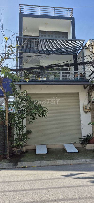 Cho thuê nhà 5x25m 3 lầu y hình ngay EON TÂN PHÚ