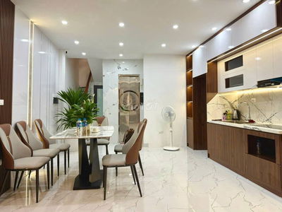 *** 1 căn thang máy Trần Phú, Hà Đông Giá hơn 10 tỷ, DT 34m2
