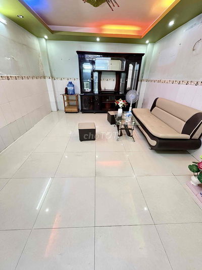 👉sát Đường Xe Hơi chỉ vài bước chân - Cạnh Đầm Sen - Nhà Đúc 2 Tầng -