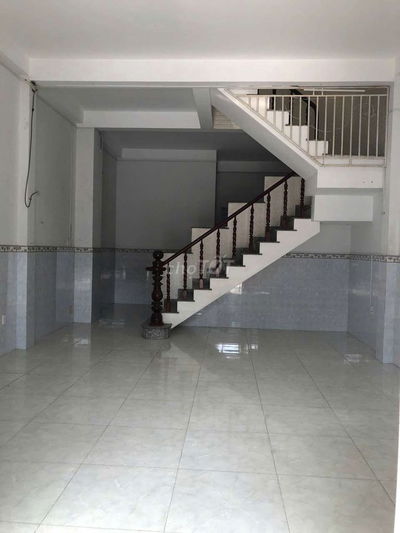 Bán nhà sổ hồng riêng đường 6 m xe tải chạy