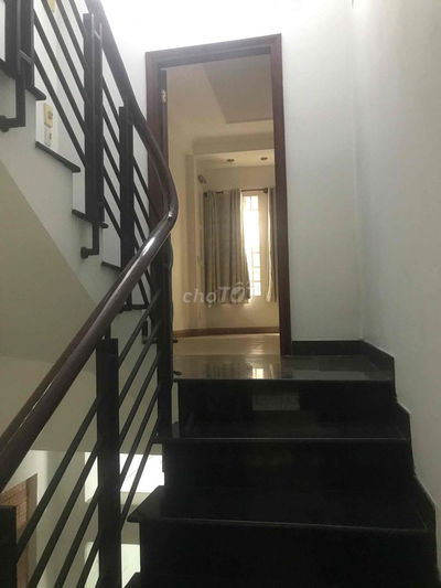 Mặt tiền Võ Văn Tần đoạn 2 chiều, trệt lửng 3 lầu, 46m2, có hẻm sau