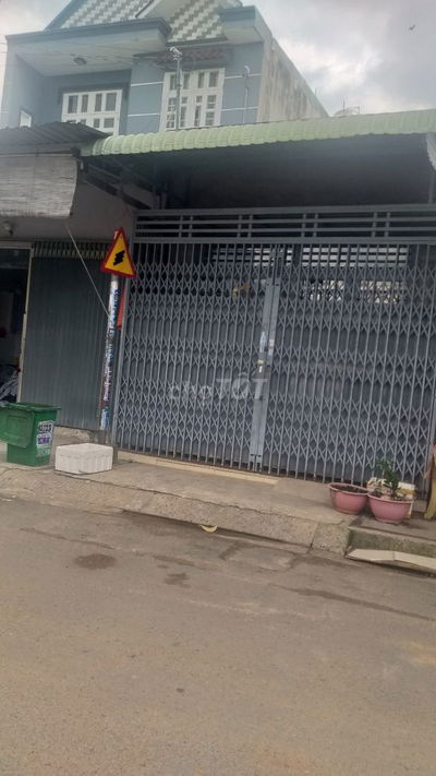 Bán nhà riêng gần chợ đầu mối Hóc Môn, 4,9 tỷ, 60m2.