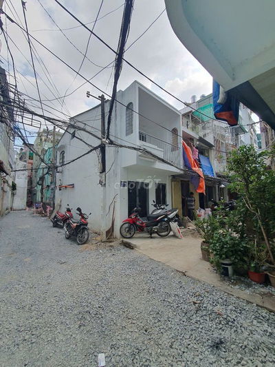 🆘🏠❌ Nhà đường Nguyễn Tri Phương, 2 phòng ngủ, có máy lạnh, hẻm 4m