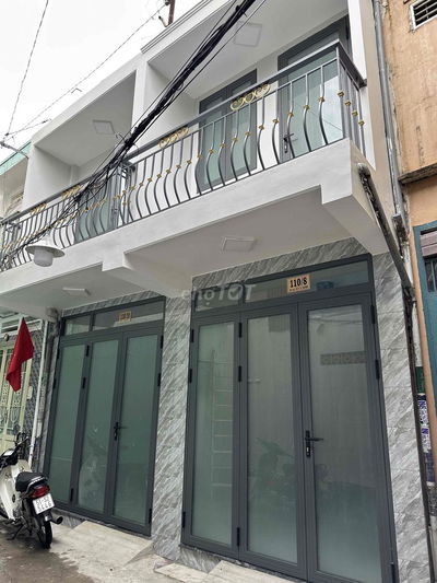 Nhà mới vô ở liền gần mặt tiền đường XVNT cách 20m gần trung tâm Tp