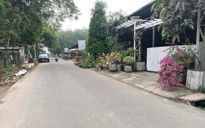 đất mặt tiền kinh doanh đối diện chợ