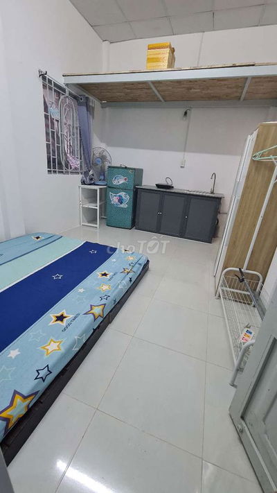 Phòng mới đường 45 Tân quy, có nội thất.