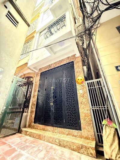 Nhà Quận Hoàng Mai - Lĩnh Nam - Ô tô đỗ cửa - 44m2 x4T - Giá 5,75 tỷ.