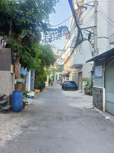 Nhà Xe hơi Nguyễn văn công - Sát sân bay hơn 5 tỷ - 3 phòng ngủ