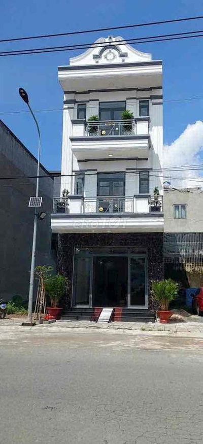 NHÀ MẶT TIỀN ĐƯỜNG NHỰA, DIỆN TÍCH SỬ DỤNG 239m2