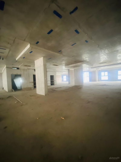 Khách sạn,toà building văn phòng.11 tầng nổi,2 tầng hầm.Vị trí vip nhất Hồng Tiến.Gia chủ tầm cỡ