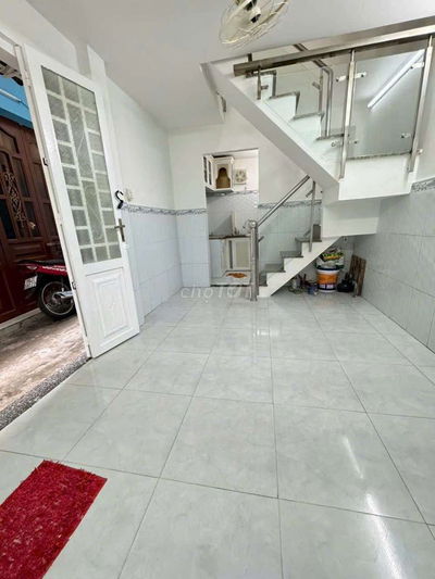 Nhỉnh 1 tỉ. 3 phòng ngủ.