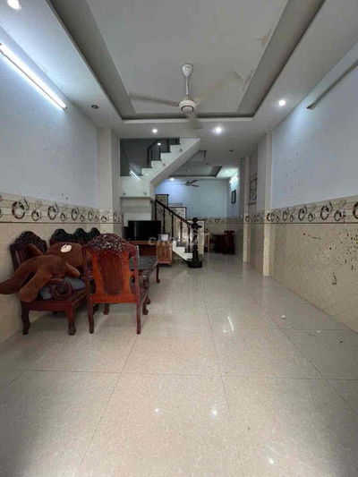 cần bán nhà  đường to Ngọc Vân. sát go vấp