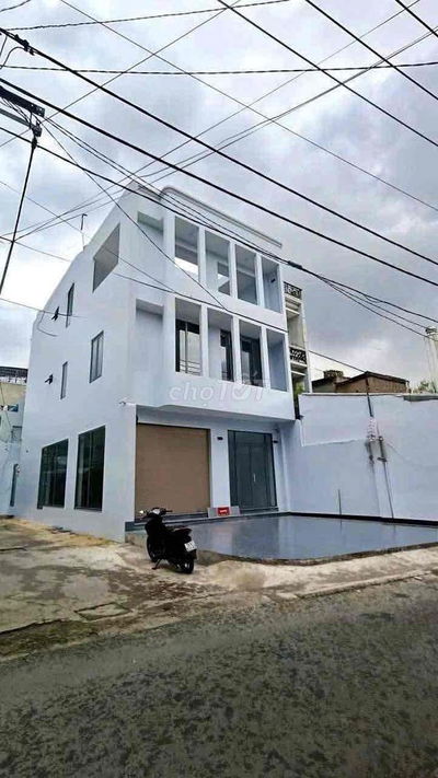 CHO THUÊ NHÀ GÓC 2MT HẺM DT 8*24M 6PN NGUYỄN TƯ GIẢN P12 GV