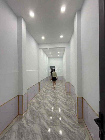 Bán nhà 2 tầng quận 1