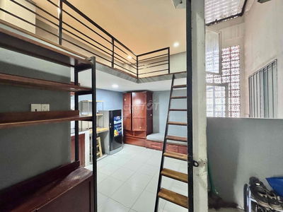 CHO THUÊ DUPLEX CỬA SỔ NGAY NGÃ 4 HÀNG XANH GIÁ SINH VIÊN FULL NT