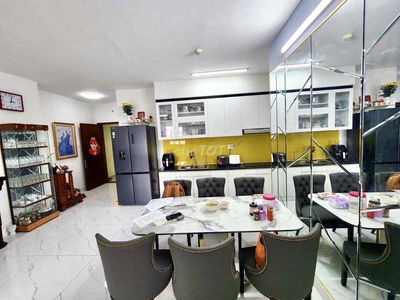 Topaz City Căn Gốc 95M2 3 Phòng Ngủ Tầng  View Hồ Bơi