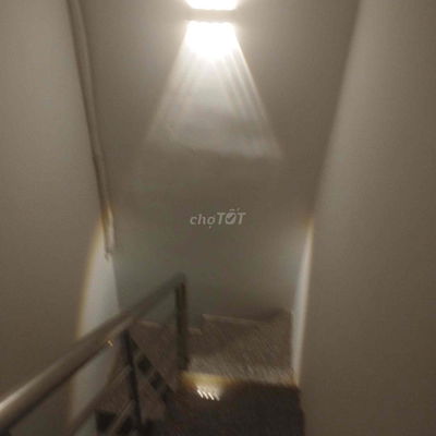 nhà cho thuê nguyên can hẻm xe hoi…. 3 phòng ngủ, 2 ve sinh….  giá 5tr