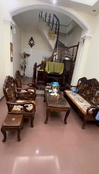 chính chủ chị gái nhờ bán nhà khu phân lô tập thể Dốc Thọ Lão