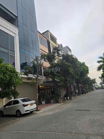 Cần bán tòa nhà 7 tầg thang máy khu đấu giá Mậu lương- Hà Đông