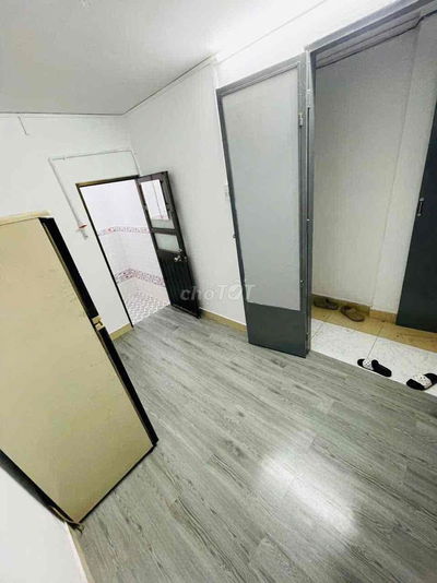 Căn 2pn 2 wc bếp máy lạnh tủ lạnh cửa sổ dưới đất giờ tự do