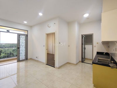 Cho thuê 2PN, Luxgarden, view sông, có ít đồ, 9 triệu