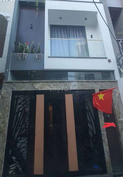 NHÀ ĐẸP PHỐ TRUNG TÂM, GIÁ TỐT MUA NGAY