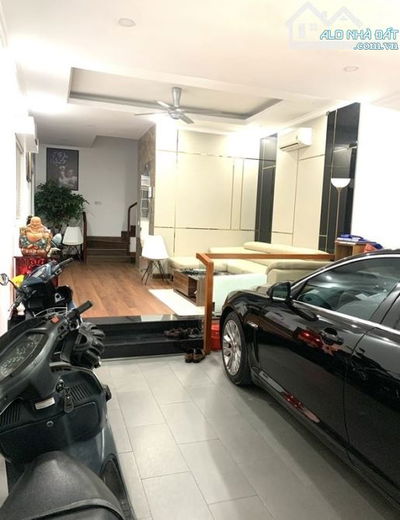 Bán nhà hxh Lê Văn Sỹ— kết cấu: 5 tầng- thang máy- dt: 4,5x16m—giá 19 tỷ