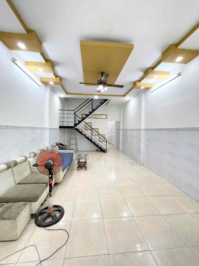 Bán nhà Trịnh Đình Trọng, Hẻm ô tô cách 20m, 52m2, 2 tầng, 5tỷ nhỉnh