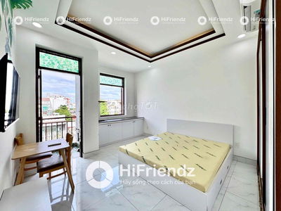 BAN CÔNG FULL NỘI THẤT SIÊU THOÁNG MÁT KẾ SÁT TÊN LỬA