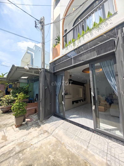 Nhà mới xây đẹp 3 tầng, 50m2, tặng nội thất, giá chỉ 6.98 tỷ , Gò Vấp