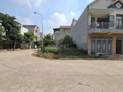 Đất mặt tiền khu WinCom Dĩ An phường Dĩ An Tp Dĩ An