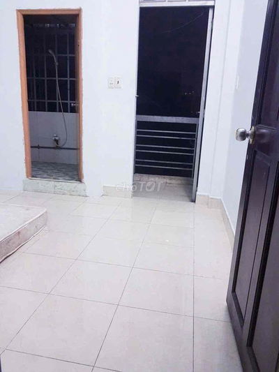 Trọ có ban công chỉ 2.6tr .2p đến lotte GV