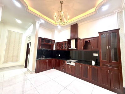 Nhà 3 tầng mới xây lung linh, rất đẹp, 4m x 22m, 4PN,4WC,đg 12m Bà Hom
