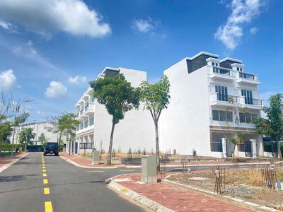 Chủ ngộp bán gấp đất nền Long An, Full Thổ Cư, Vuông Sổ