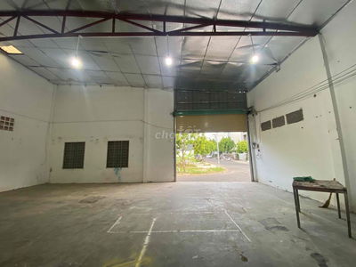 Cho thuê kho 372m2 Đường D13 Khang Điền Dương Đình Hội